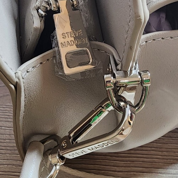 Steve Madden Bevie Cross Body Bag/Clutch w/ Air Pod Case Pouch Pumice - Picture 11 of 12